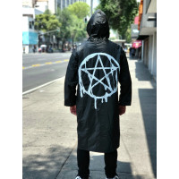 Impermeable Dark Pentagrama Escurrido